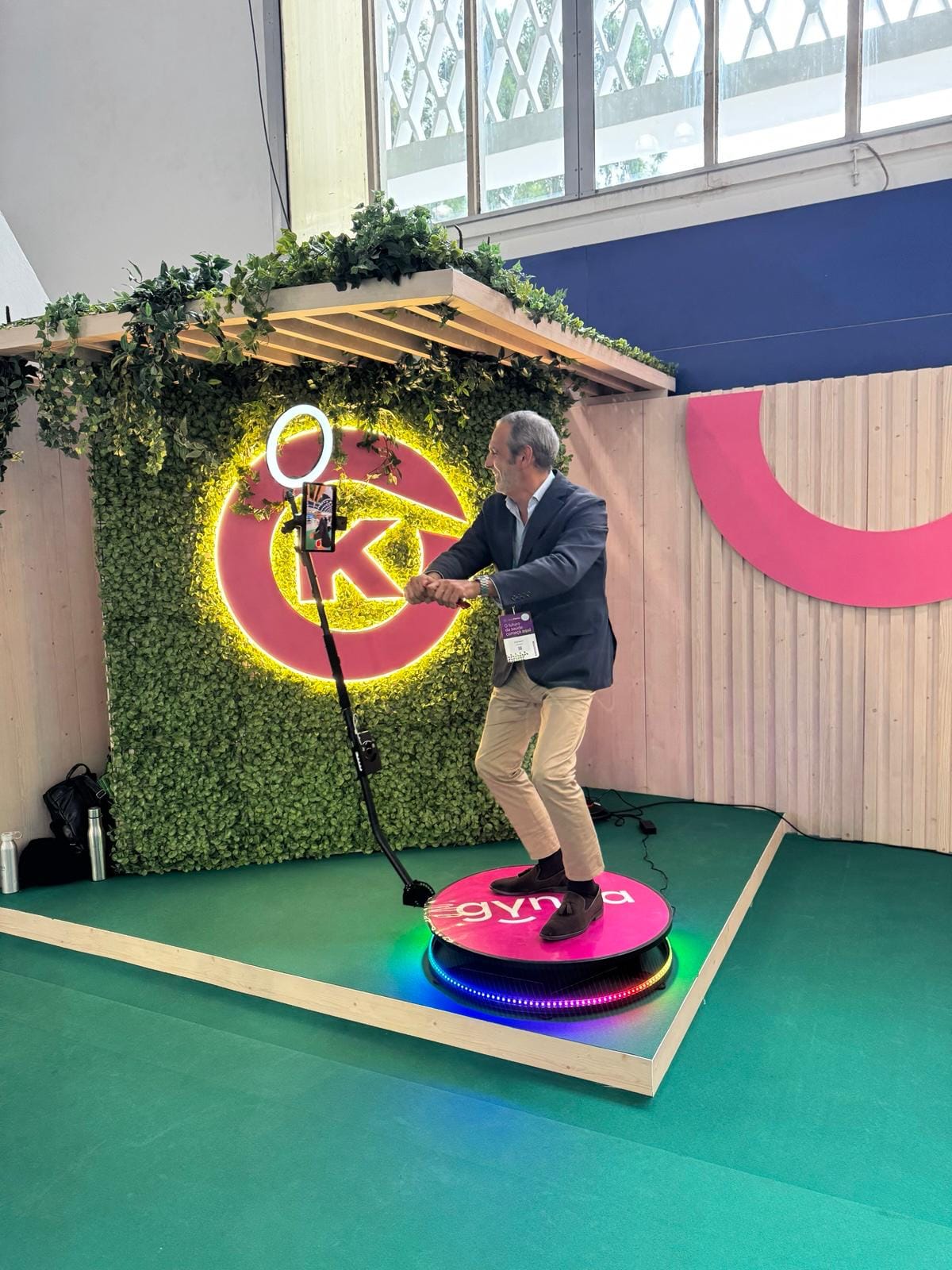 360 video booth at an event